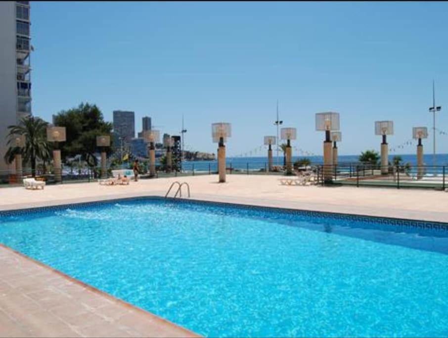 Piso 21 Unico A Pie De Playa En Esquina Apartment เบนิดอร์ม ภายนอก รูปภาพ